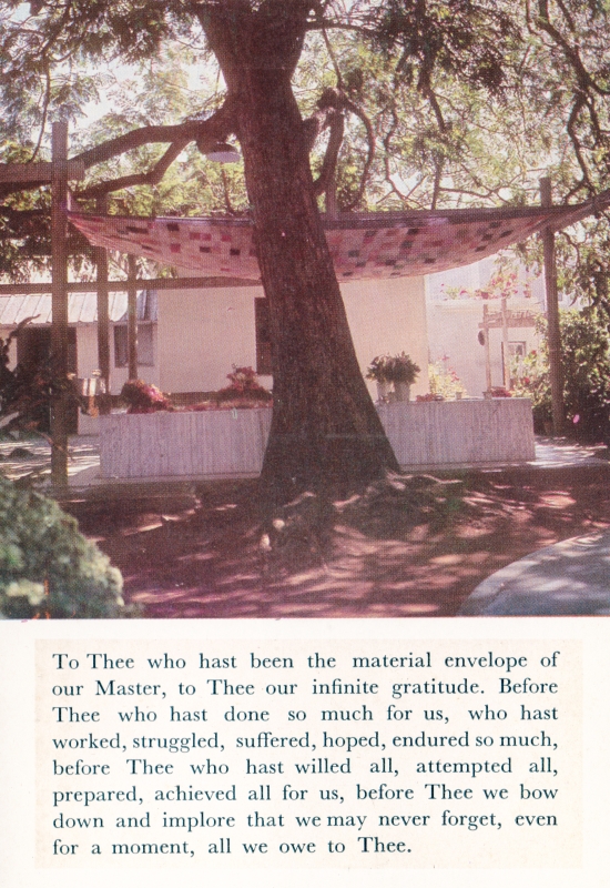 05-11 - Pondichery - ashram - tombeau - 5